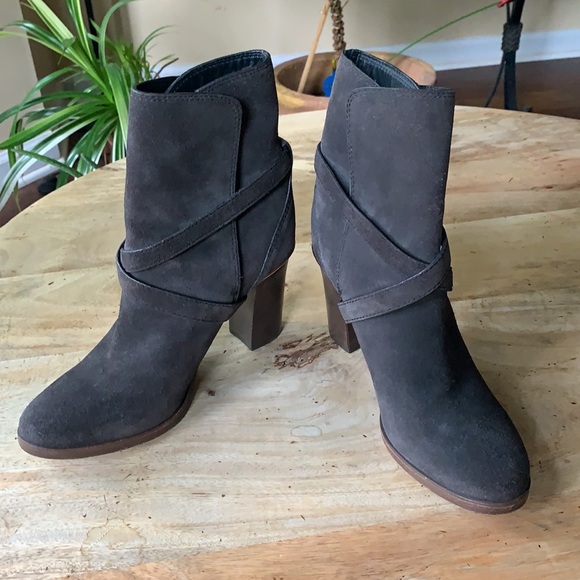 TORY BURCH Gray Suede/Leather Booties w/Buckle - Size 8 - Picture 3 of 9